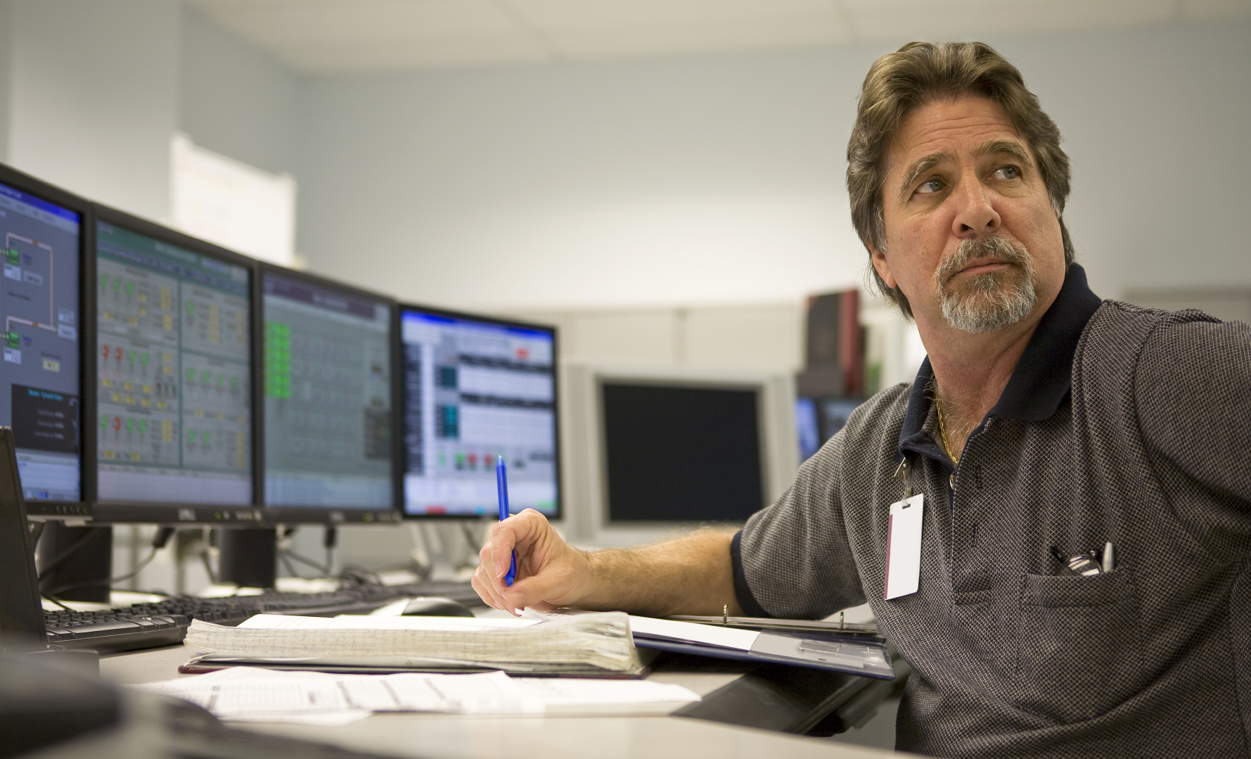 如何才能普及V2V和V2X？引入廣告投放或許有所幫助。